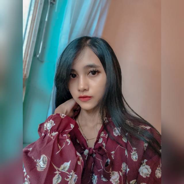 debycomely