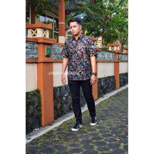 BATIK PRIA LENGAN PENDEK KEMEJA BATIK PRIA LENGAN PENDEK SLIMFIT HEM PREMIUM SIDAMULIYA “DEWANANDA”