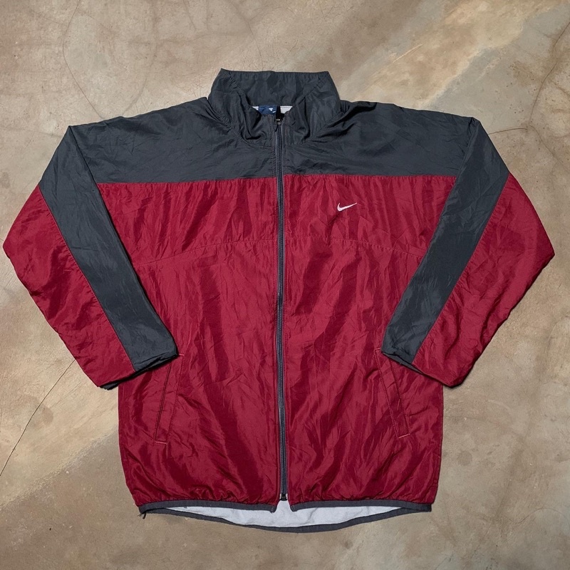 thrift windbreaker nike