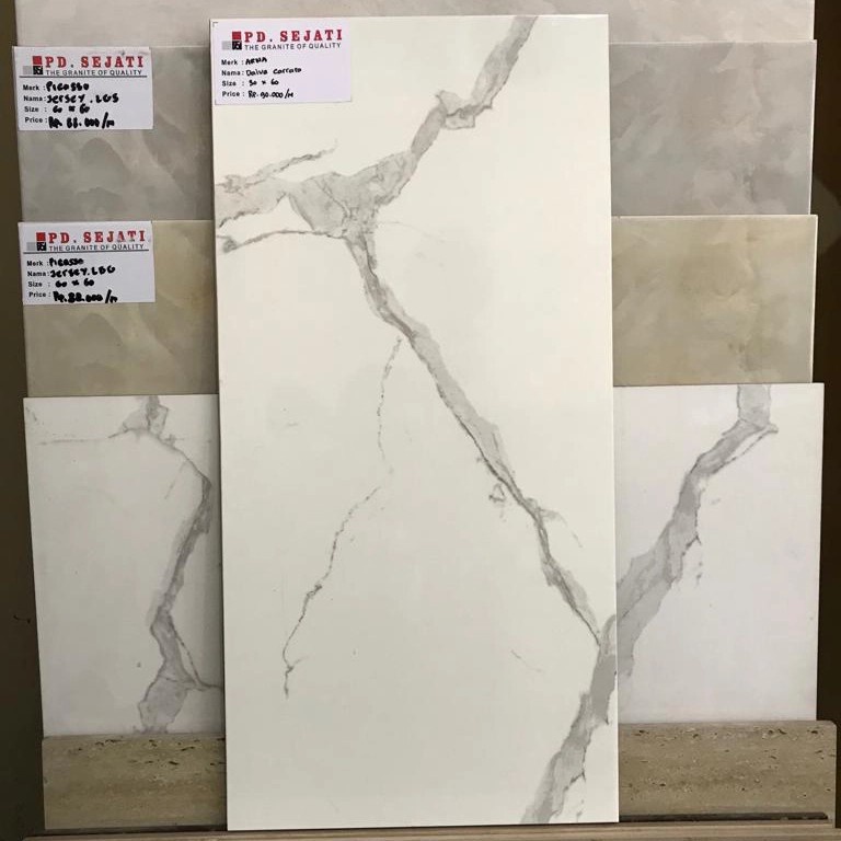 Granit 30x60 - Motif Marmer - ARNA DAIVA CARARA