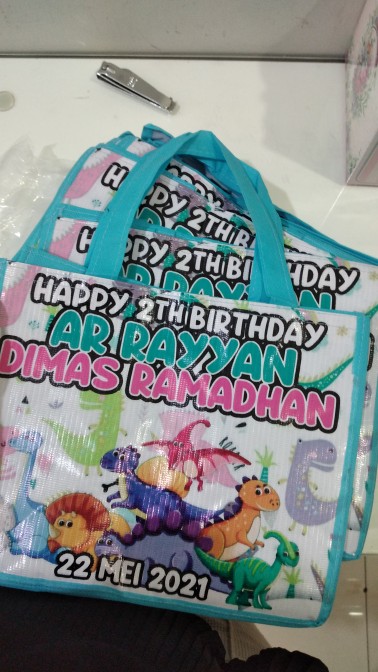 Tas Ultah Custom Bento  Uk 25  X 18 X 20 - Kualitas Bahan Tebal Dan Bagus