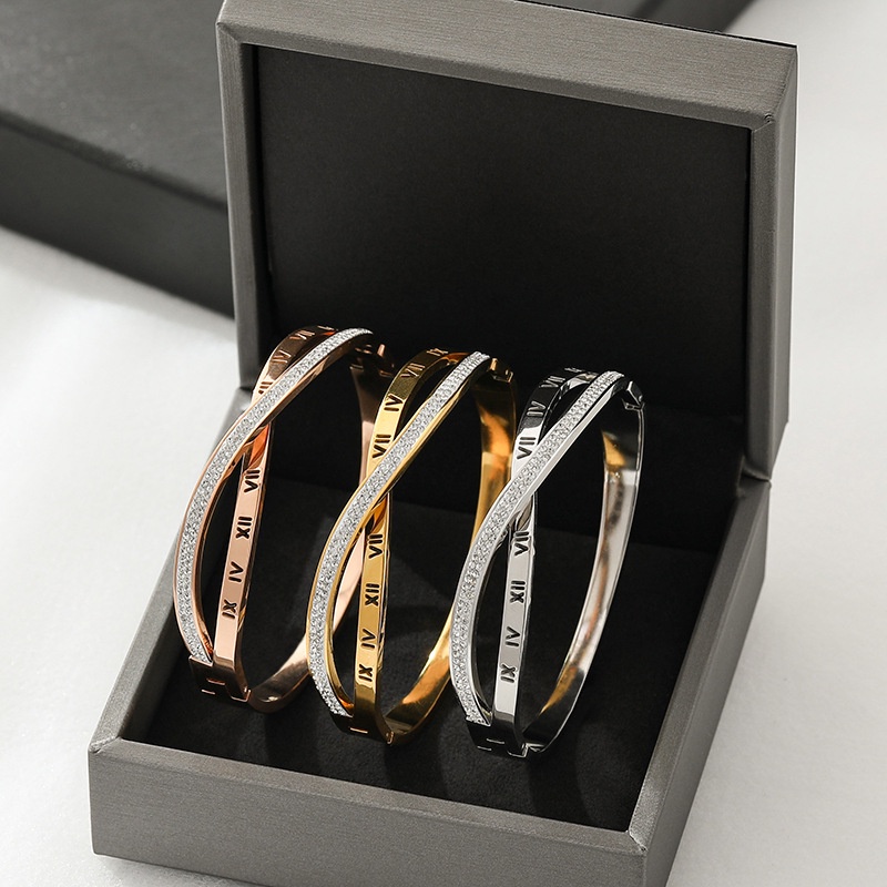 Gelang berlapis titanium premium Berlian dekoratif bergaya gelang wanita Korea