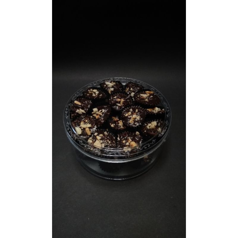

Coklat Kacang