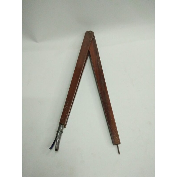 

Jangka Kayu Papan Tulis