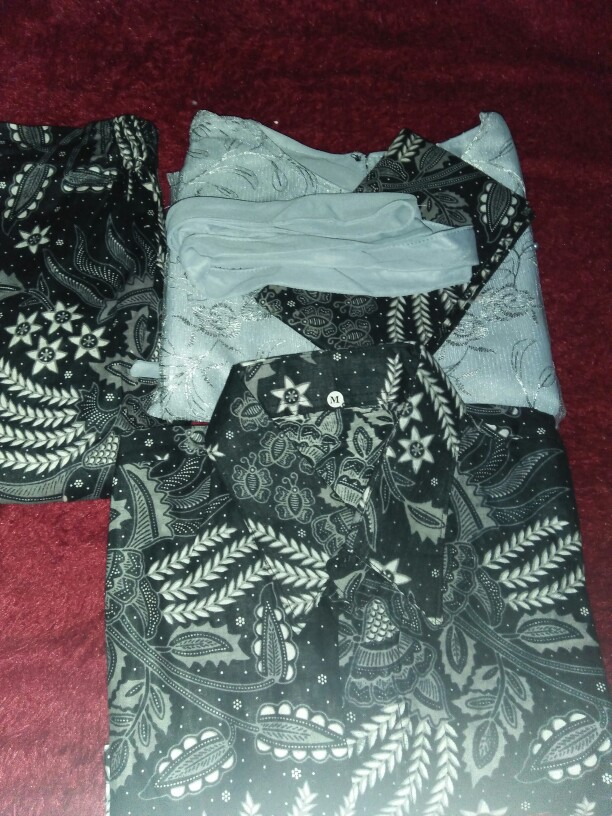 Lumbung Batik | Batik Couple Bruklat Tille Azura Mini Blouse Silver Free Selendang