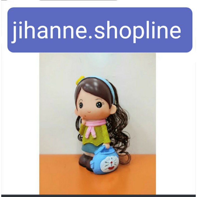 Celengan boneka gadis