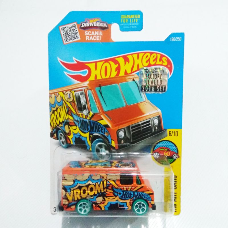 Combat Medic Ambulance Vroom orange HW Art Cars FS Factory Sealed 2016 HOT WHEELS HOTWHEELS card reg