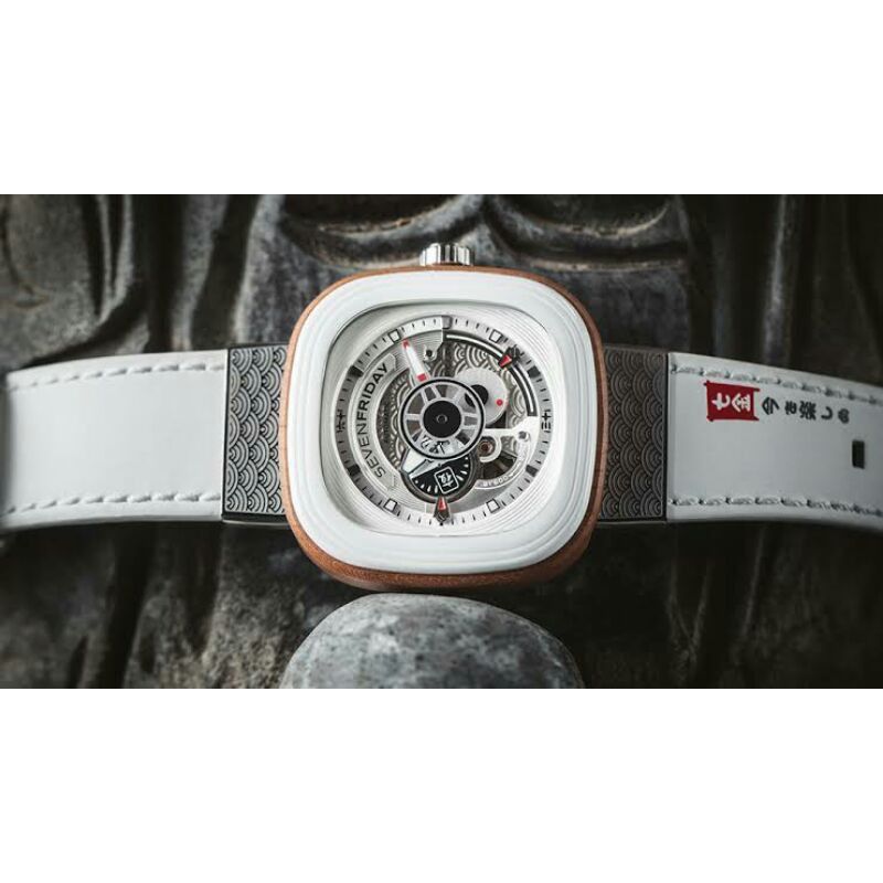 SEVEN FRIDAY SF P1B/03 JAM TANGAN PRIA FRE BOX DAN TALI RUBBER