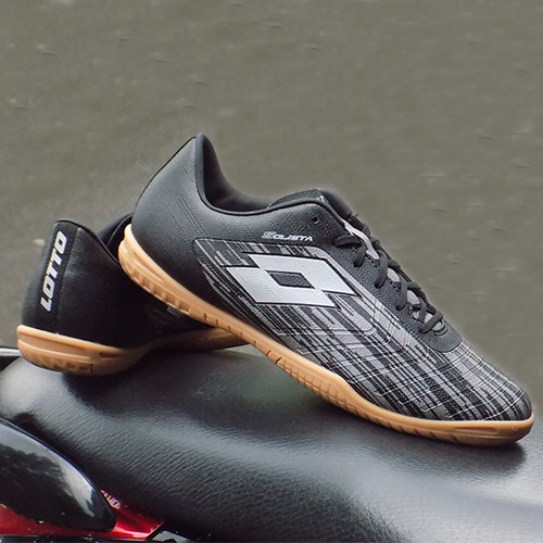 Sepatu Futsal lotto Solista In All Black/Dark Silver