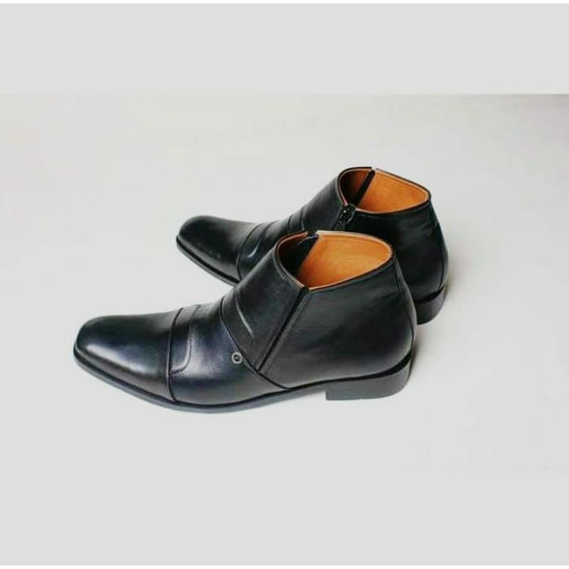 Sepatu Boot Pria Formal/ Boot Pantofel Resleting/ Kulit Sapi Asli Kantoran Kerja Warna Hitam Coklat