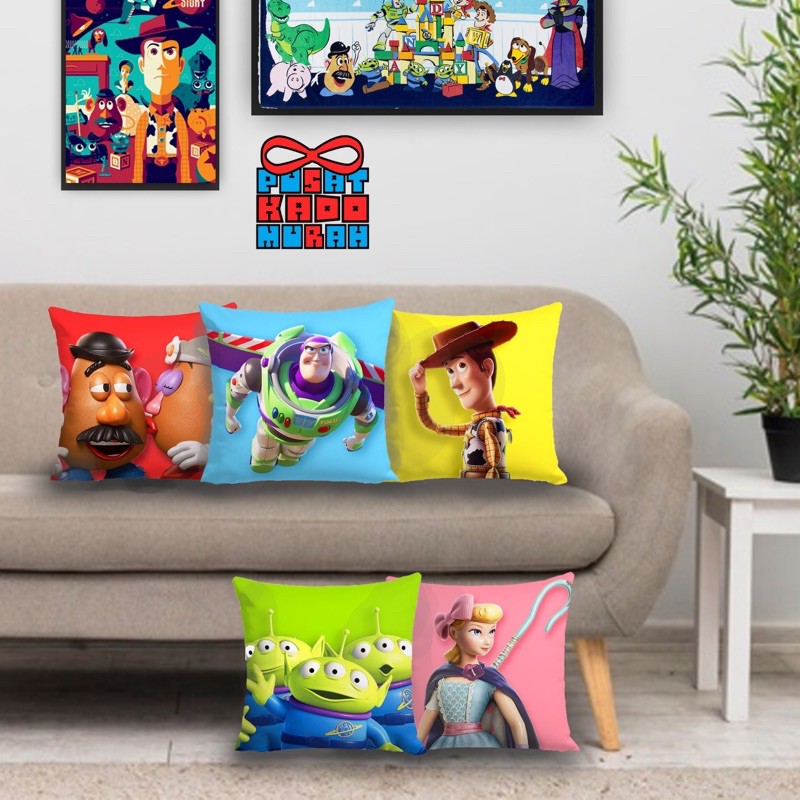 Bantal Sofa Print Motif Toy Story - Woody / Buzz / Potato Head / Aliens / Bo Peep 40x40 cm - Pusat Kado Murah