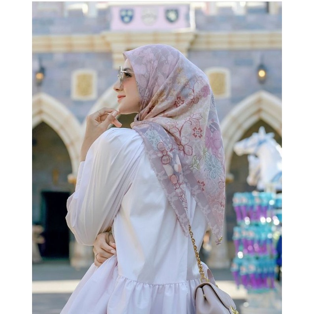 the dream park buttonscarves/ Louvre infinity