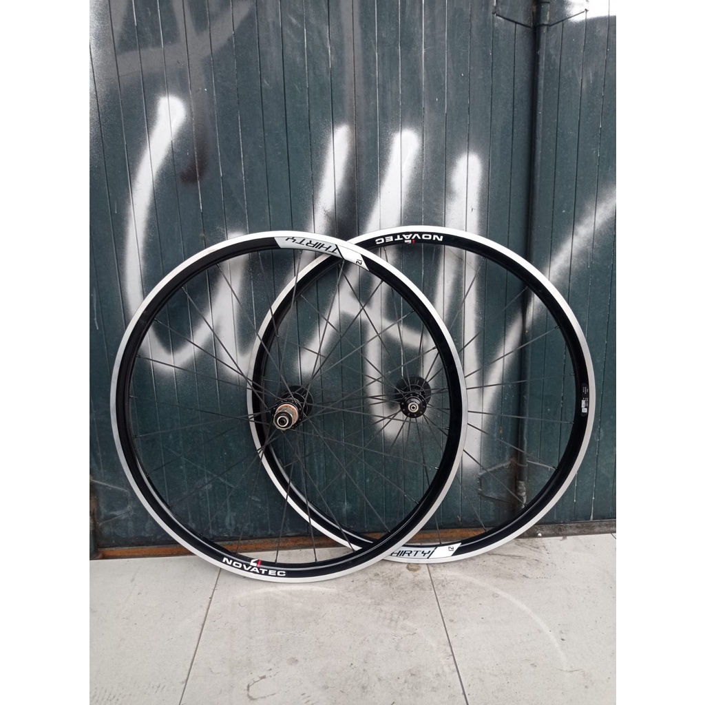 WHEELSET ROADBIKE 700C RIMBRAKE NOVATEC THIRTY