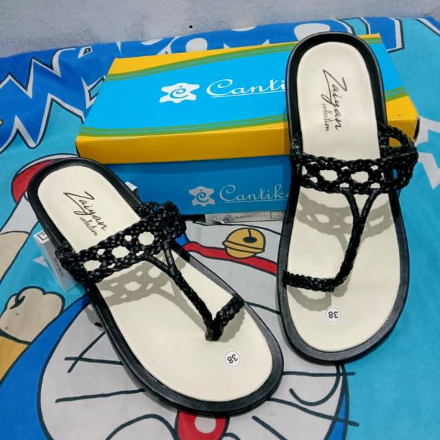 Sandal kekinian/sandal wanita anyam