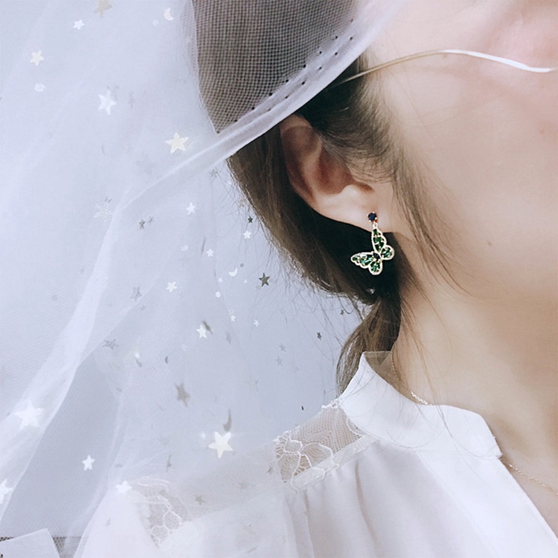 Anting Kait Gantung Desain Kupukupu Hollow Hias Zircon AAAAA Warna Hijau Berkilau Untuk Wanita