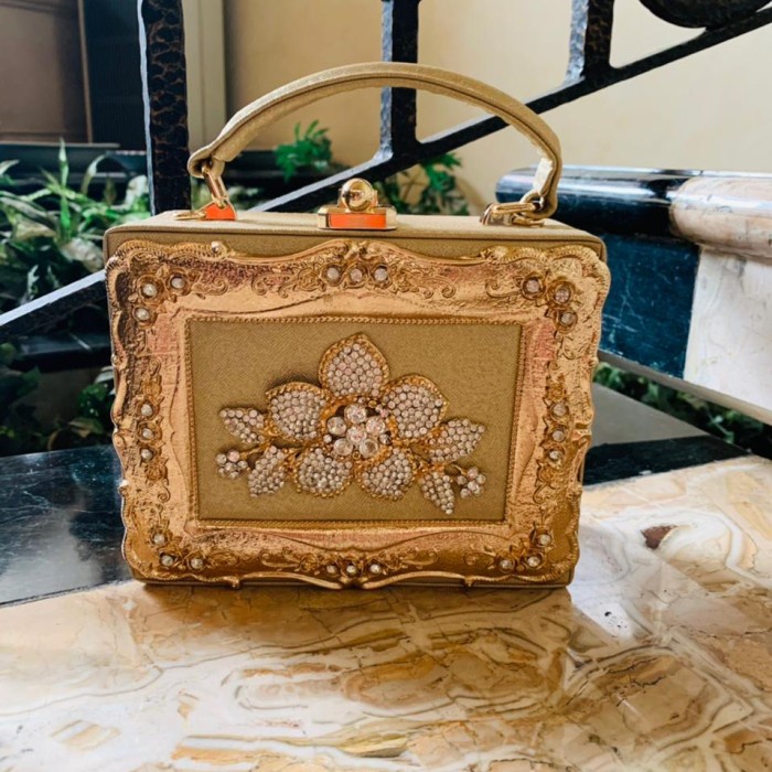 Tas Pesta / Clutch Pesta / Mewah Cantik Elegan 1909232 - Gold