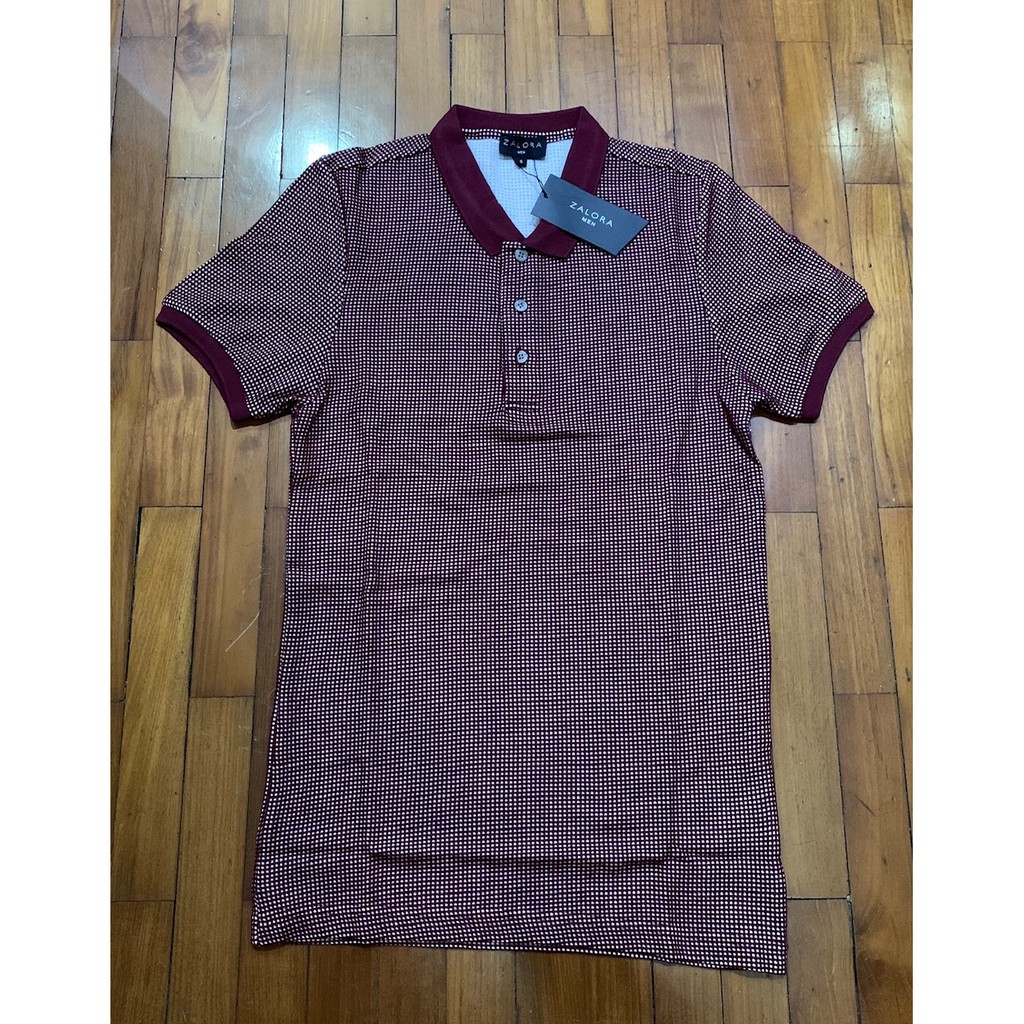 

Poloshirt Merk Zalora. Original. Size S. Merah Maroon. Baru Dan Lengkap Dengan Tag Label.