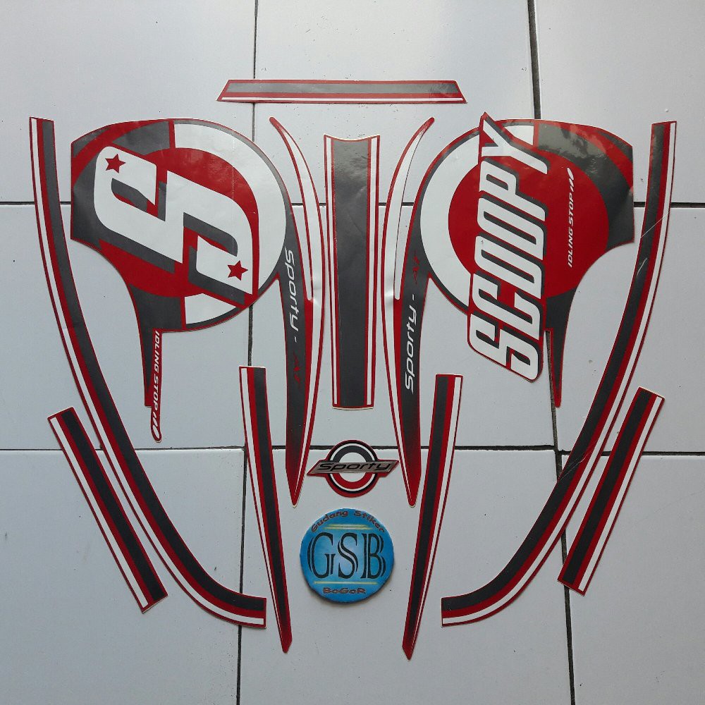 Variasi striping scoopy 2015 merah