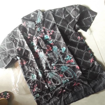 Maura Couple - Sania Ruffle Batik Couple Kemeja Lengan Pendek Blouse Batik Wanita Murah