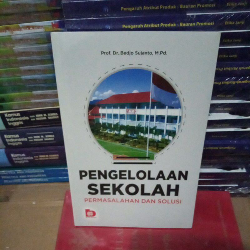 

PENGOLAHAN SEKOLAH PERMASALAHAN DAN SOLUSI