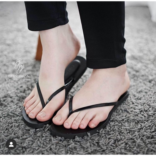 Isrin isran sandal