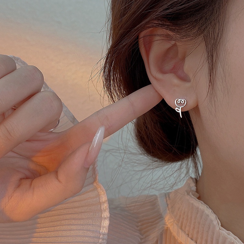 1 Pasang Anting Stud S925 Silver Bentuk Bunga Tulip Gaya Korea Untuk Wanita