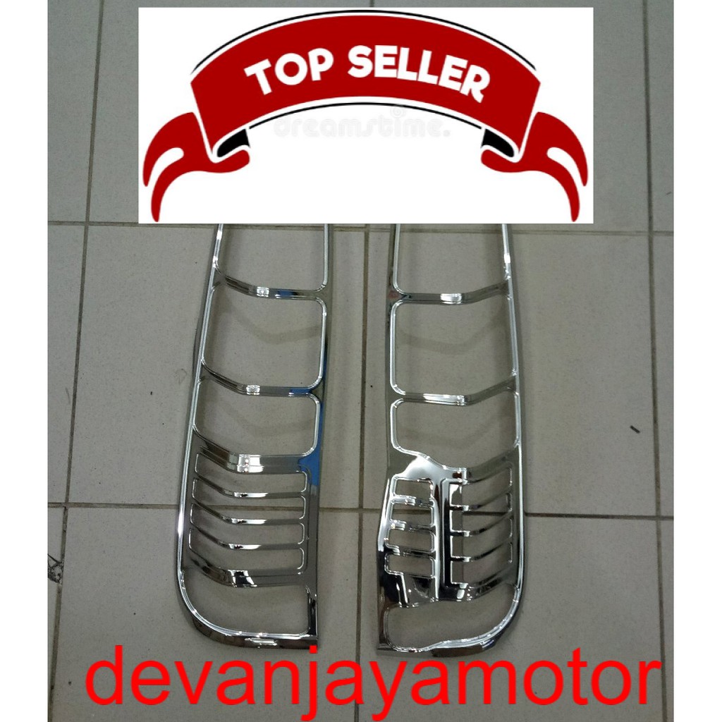 garnish lampu belakang mobil taruna