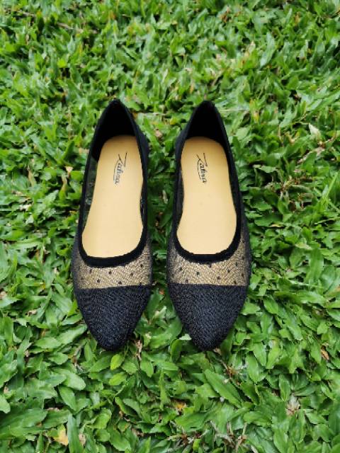 Arlaine- Lucia flatshoes sepatu brukat sepatu flat shoes wanita flatshoes polkadot [Hitam-Salem]