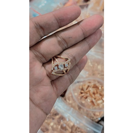 Cincin Wanita Tiga Mata Cantik