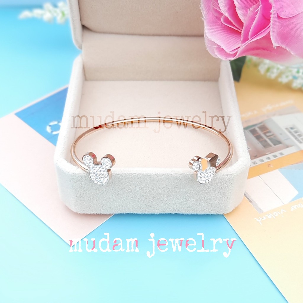 Gelang Titanium Minnie dan Mickey Dengan Kristal Putih Artifisial