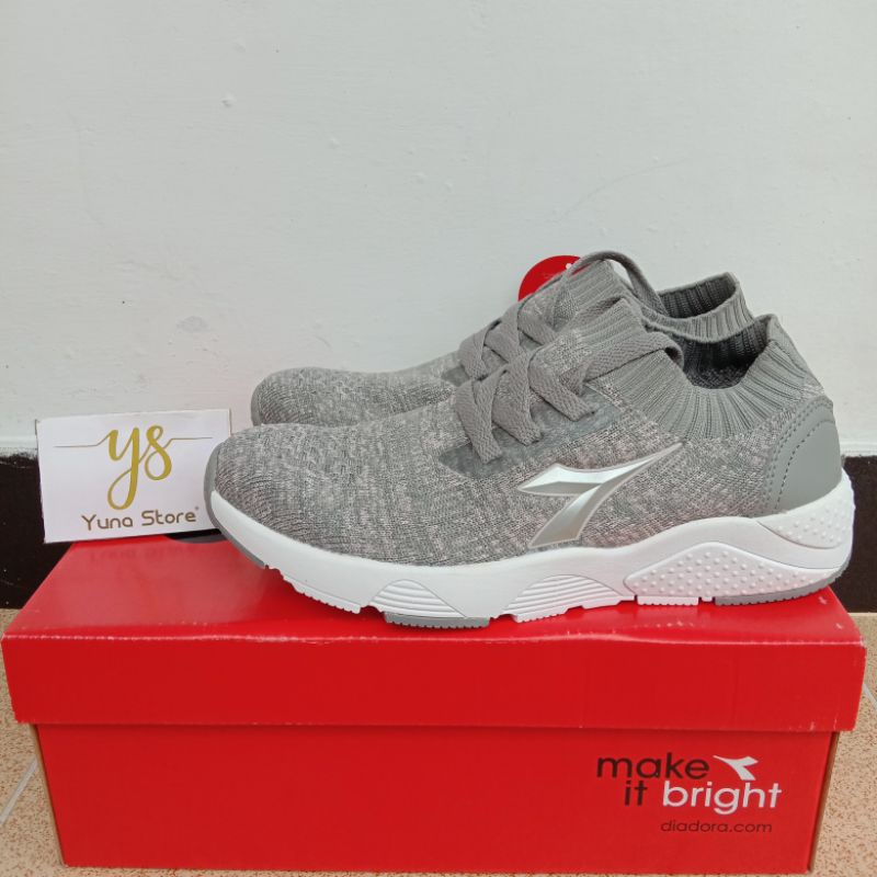 [Original] Sepatu Sneakers/Sepatu Running Wanita Diadora Ilario Grey Pink