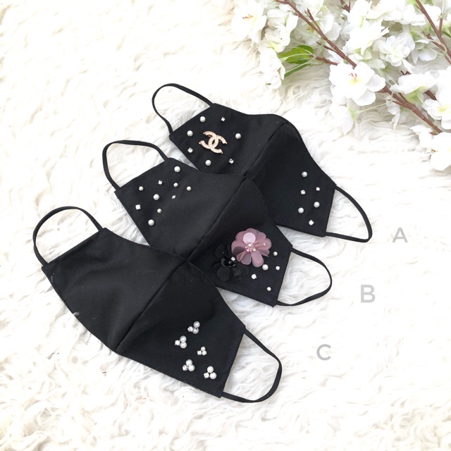 Masker fashion 3ply kain non medis hitam cewek wanita chanel mutiara swarovski bunga hitam