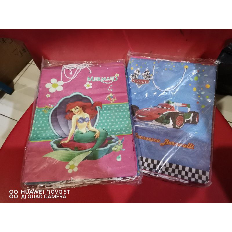 

TAS PAPER BAG MOTIF ULANG TAHUN BIRTHDAY KECIL 17x22 isi 10pc
