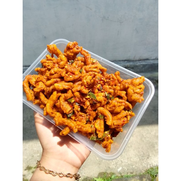 

usus crispy pedas daun jeruk