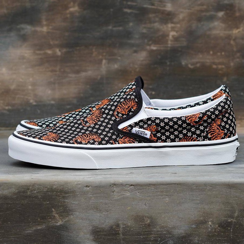tiger floral vans