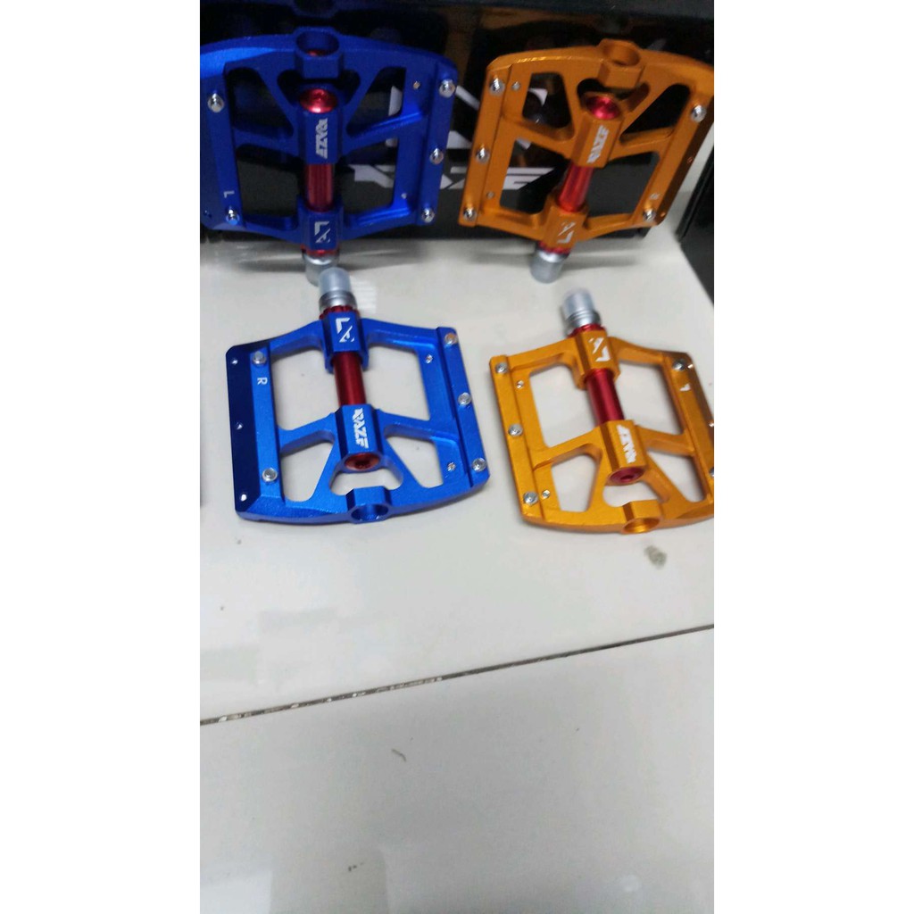 Pedal Raze type 27 3 bearing