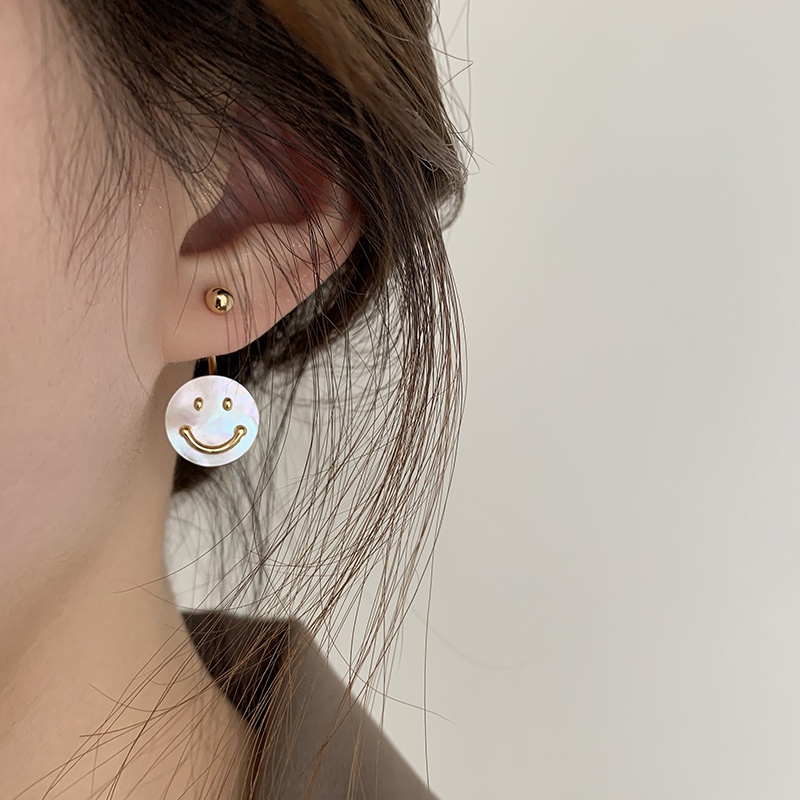 Aksesoris fashion wanita anting-anting smiley manis dan imut gaya Korea sederhana dan serbaguna