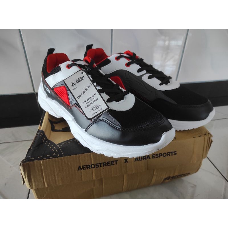 Aerostreet x Aura The Fire In You Putih Hitam Oranye 42