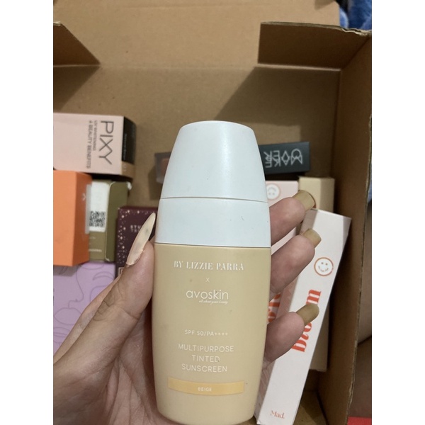 PRELOVED BLP X AVOSKIN MULTIPURPOSE TINTED SUNCREEN SPF 50 PA++++ SHADE BEIGE