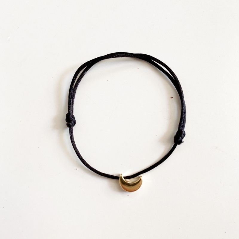 gelang tangan simple charm moon loliastuff (gelang tali/ gelang hitam/ gelang charm/ gelang friendship/ gelang basic/ gelang unisex)