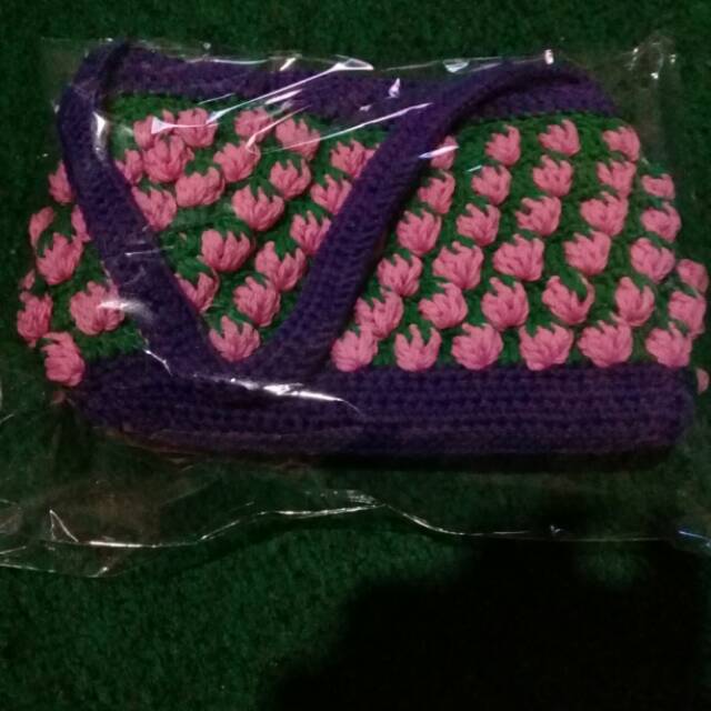 dompet rajut motif strawberry