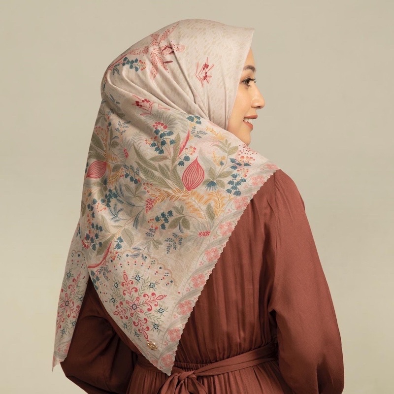 Majka Scarf by Iskanti