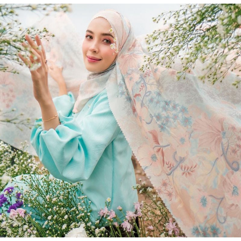 Canary Scarf - WearingKlamby