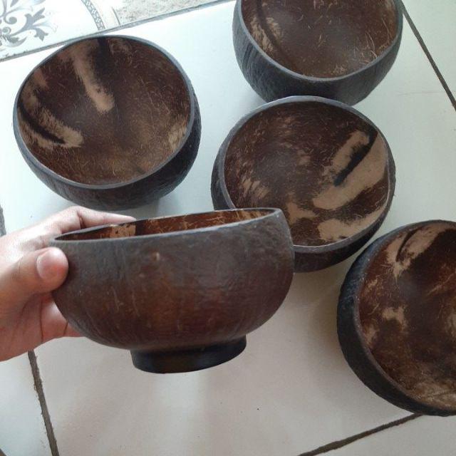 Mangkok Soto Batok Kelapa Kaki Bambu Hitam Diameter 11-12 Cm