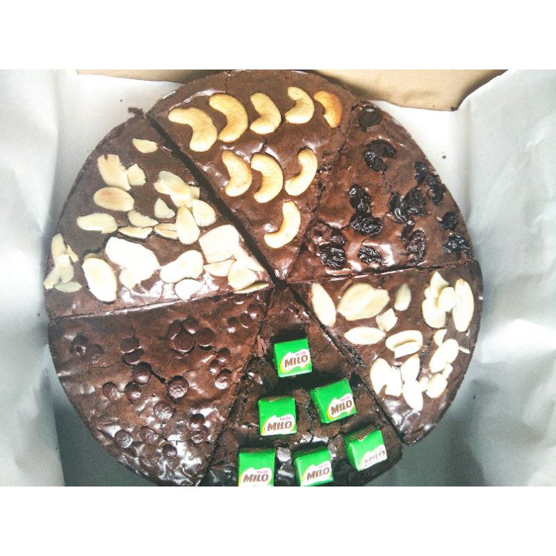 

Fudgy Brownies Bulat 6 sekat