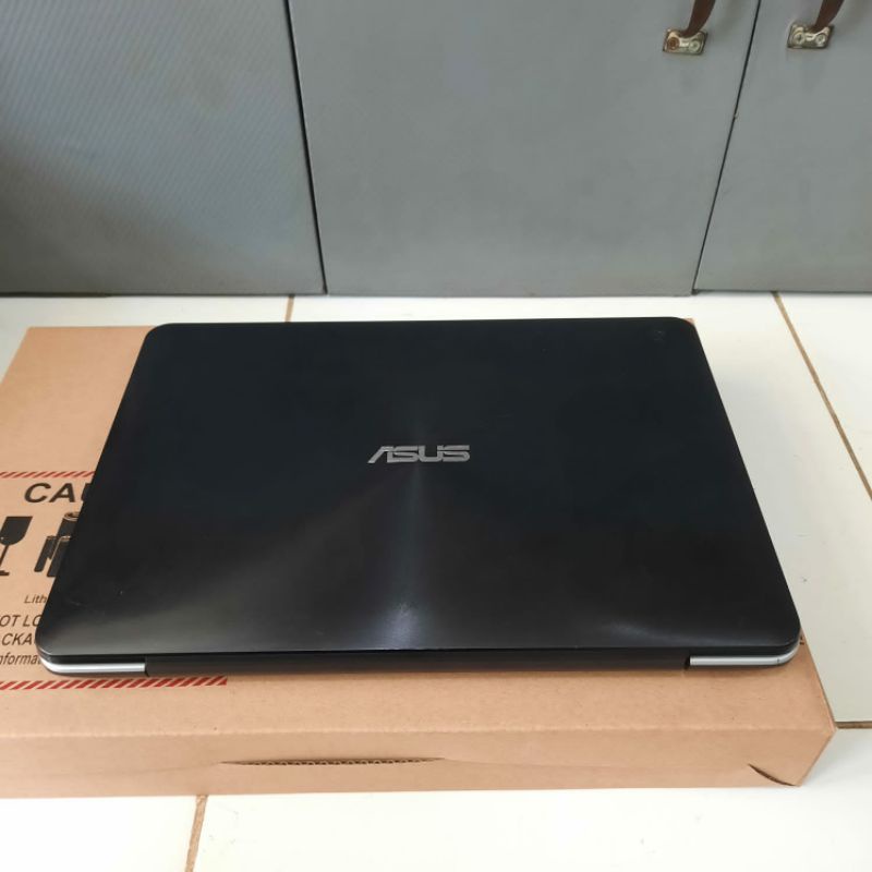 Laptop Asus X455LA Core i3-4030U Ram 4GB/HDD500GB Windows 10 Siap pakai ok