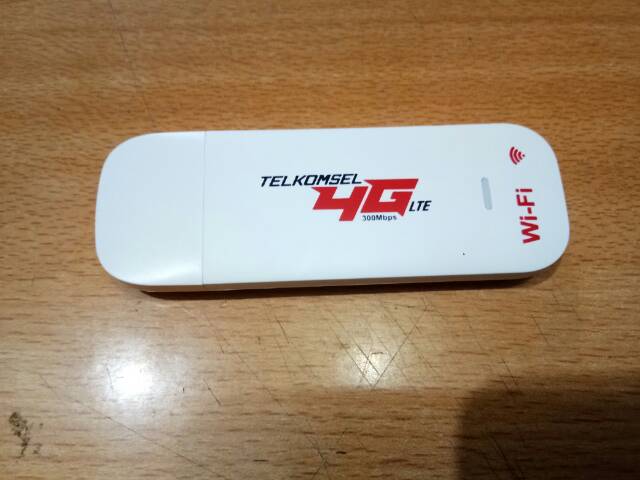 Modem 4G LTE Telkomsel 300 Mbps Unlock all GSM-putih Bisa Wifi