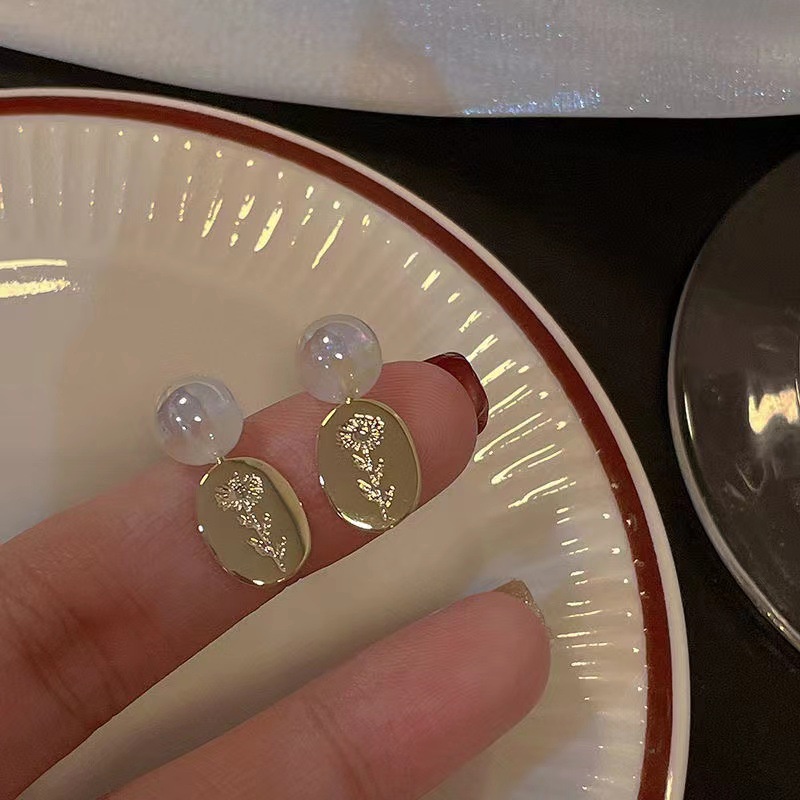 Anting Tusuk Bahan Alloy Bentuk Hati / Kupu-Kupu / Bunga Hias Mutiara / Berlian Imitasi Untuk Wanita Butterfly