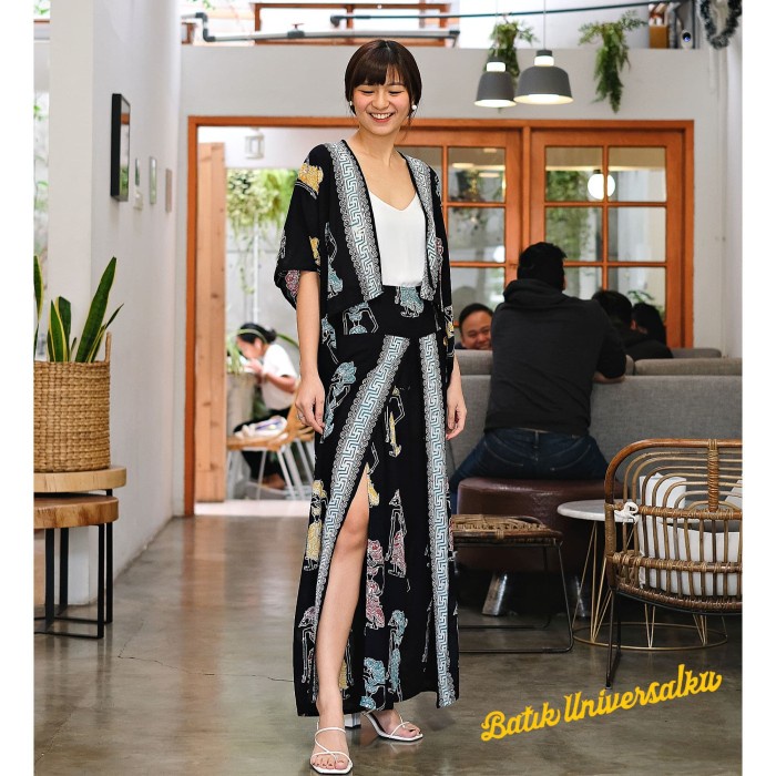 Setelan Batik Wanita Bolero Celana. Setelan Kulot Outer - Wayang Rnb