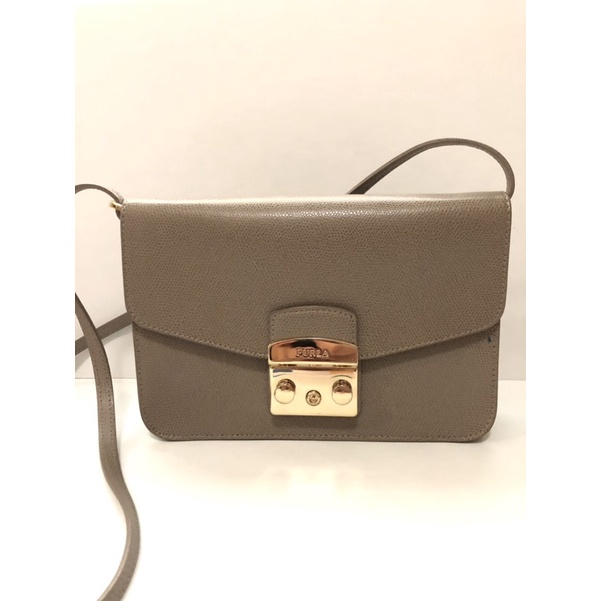 Furla metropolis in nude/ch*mp*gne (preloved)